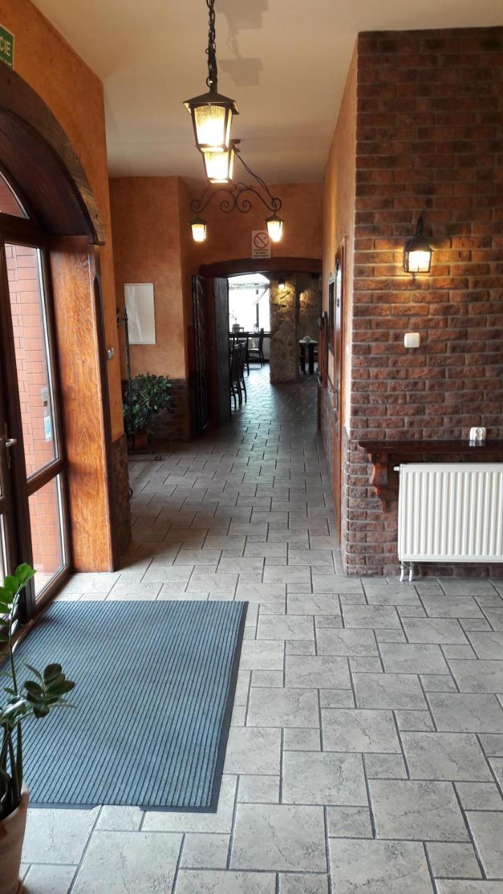 Zajazd Bachus Dabrowa Górnicza Exterior foto