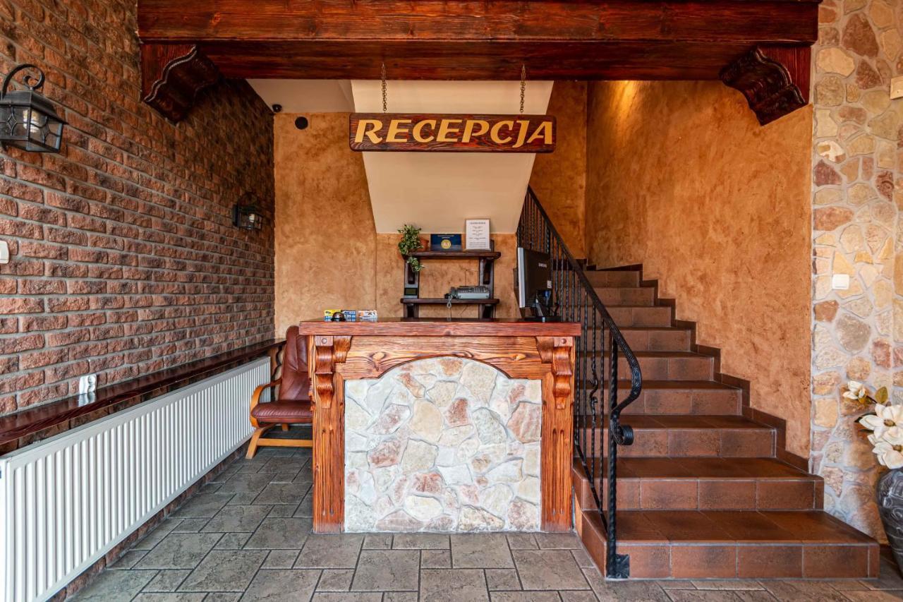 Zajazd Bachus Dabrowa Górnicza Exterior foto